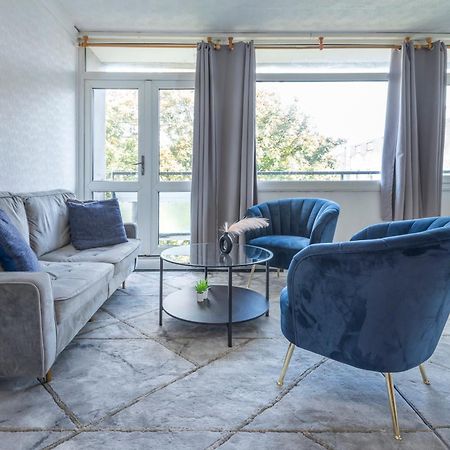 Entire 3 Bedroom Luxury Apartment In London With Private Balcony Dış mekan fotoğraf