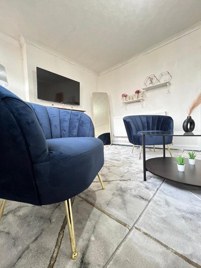 Entire 3 Bedroom Luxury Apartment In London With Private Balcony Dış mekan fotoğraf