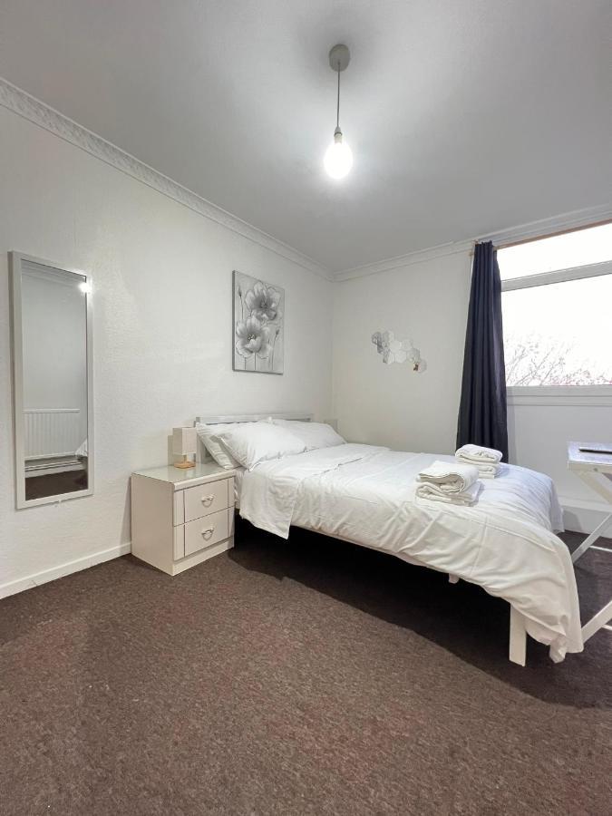 Entire 3 Bedroom Luxury Apartment In London With Private Balcony Dış mekan fotoğraf