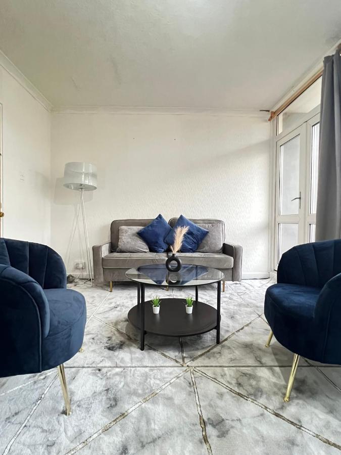 Entire 3 Bedroom Luxury Apartment In London With Private Balcony Dış mekan fotoğraf